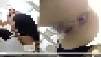 【黄ばみがエロい】和式トイレでいやらしい声を上げて排便する素人女子（排泄映像）