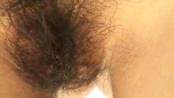 【eros2923着替え盗撮】更衣室で着替えているところを下からのアングルで美味しそうなおマ●コを撮られちゃうランジェリーモデル㉓【無】