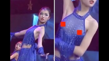 【動画】ダンス部の女子大生、本番中にブラがズレて乳首透け透けになってしまうｗｗｗ