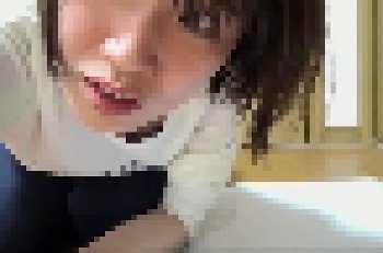 【美女の自撮り映像】カメラに向かって肛門を晒し排便して見せてくれる人気排泄モデル
