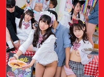 【最高の妄想AV】 3年C組の文化祭の模擬店カフェは時間停止して、メイドJKにイタズラ三昧！