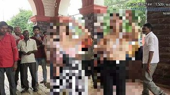 【悲報】韓国の女性インフルエンサー、インドの路上でエッチなダンスをした結果…