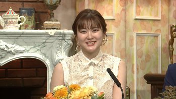 増田紗織アナ　セクシーノースリーブ！！