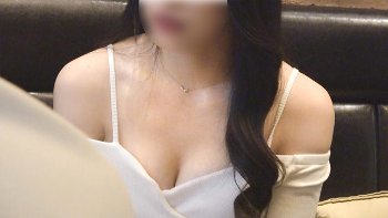 【G乳お姉さん】薄っぺらいサッカーを語る知ったか巨乳に制裁！！