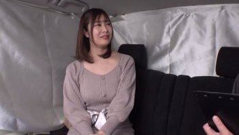 《エロ動画×素人･人妻》旦那に相手にされない清楚系美人巨乳人妻をロケ車へ連行エッチ好きなパイパンマンコに極上中出し