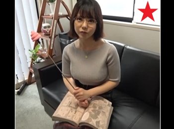 【素人】 一見は地味でヲタだけど、脱げば爆乳の爆エロ娘にドッキリ…！