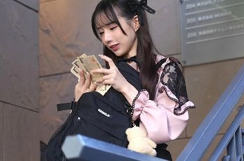 佐々木さき｜生意気な地雷系ヒロインの主導権が揺れる危うい駆け引き