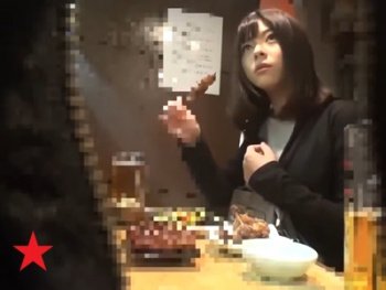 【超美人妻】 ちょw 居酒屋にいた人妻がカワイすぎて、思わずナンパ連れ出し盗撮中出し販売したったw　他