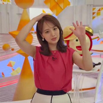 井上清華アナ　ノースリーブのエクササイズ！！【GIF動画あり】
