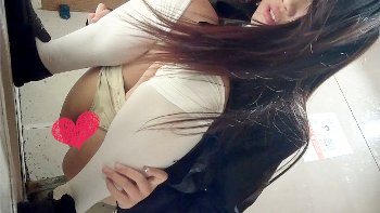【eros2960トイレ盗撮】金隠しのない中国のトイレで放尿する姿を盗撮される若い娘の陰毛に覆われたマ●コを堪能する動画⑥【無】