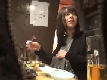 【ハメ撮り】隠しカメラで撮影しながら口説いた美女を家に連れ込み中出しパコ