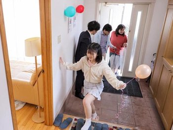 【炉】 小児性愛者・不動産会社員の異常な日常。学校帰りのチビっ子と新婚ごっこ…！紬希ゆら
