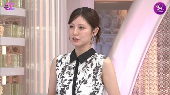 堤礼実アナ　セクシーノースリーブ！！