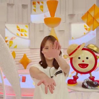 井上清華アナ　ノースリーブ脇見せエクササイズ！！【GIF動画あり】