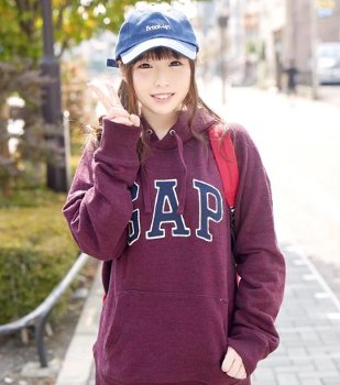 【ナンパ×スレンダー美女】セックスに疎い男性を演じて女性に近づき美乳を弄びピストンハメ！