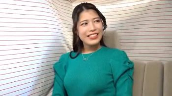 《エロ動画×素人･人妻》普段のオナニーでは満たされないセックスレスの巨乳妻がロケ車からホテルへ移動しスタッフと濃厚な快楽に溺れて顔射
