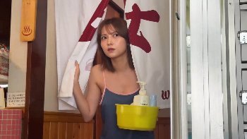 【グラビア】桃月なしこ×レトロ銭湯の破壊力が凄すぎる！濡れ髪とピンク水着で見せるアンニュイな素顔