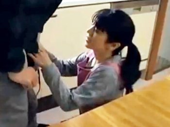 【レイプ】イラマされハメられ完全に男たちの慰み者と化す幸薄系清楚美人妻