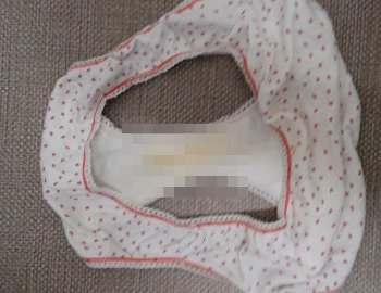 【画像】同僚女子(20)の使用済みパンティ、汚すぎだろｗｗｗｗｗｗｗｗｗｗ