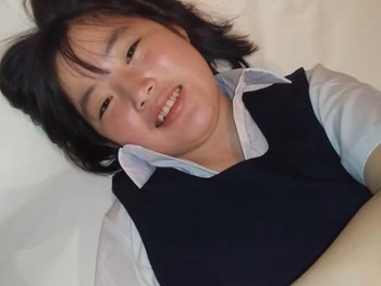 【素人援交】 「中学生です。修学旅行で来ちゃいました」さくちゃんは意外とオトナでした。