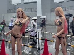 C108コミケ、みうちゃんこと千葉心羽が海夢ビキニコスプレでハミマン