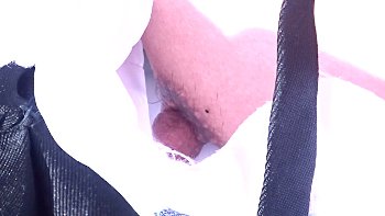 【eros2985乳首チラ】ニップレスなしでコスプレイベントに参加して未処理の乳毛とエロ乳首を撮られてしまう初心者レイヤー