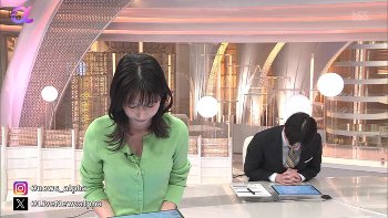 海老原優香アナ　うっすらと谷間！！