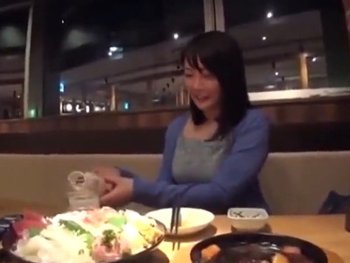 【素人妻】 神乳・神対応の奥様をゲット！遠慮なくパイパンマンコに中出し。