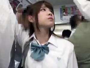 ぐうかわJKが電車で集団痴漢にあって犯されちゃったのだ