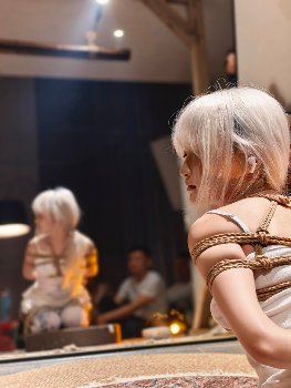 【SM写真】他人の本音を演じ