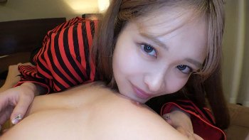 (おすすめ)【私服ぶっかけ】着衣SEX中に塩対応女子の赤いボーダーカットソーを掴み精子をぶっかけて汚す