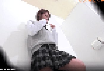 【何故か素っ裸】とびきり美女の排泄姿が可愛過ぎて発狂しそう・・・（和式トイレ映像）