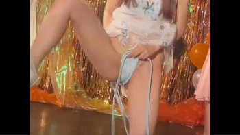 【動画】 ライブ中に生パン着替えする地下アイドルｗｗｗｗｗｗｗｗｗｗｗｗｗｗｗｗｗｗ