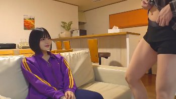 (おすすめ)【私服ぶっかけ】精子受け止めチャレンジで紫色のジャージを汚される