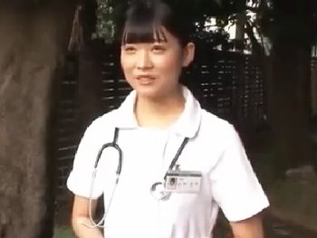【手コキ】患者の暴走を防ぐため定期的に性処理してくれるナースｗ