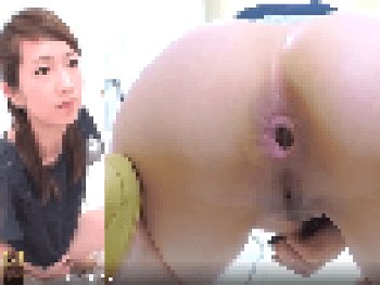 【美女の極太排泄】細い体からあんなデカい便を・・・おなら中のアナルを接写までされちゃう女性（和式トイレ映像）