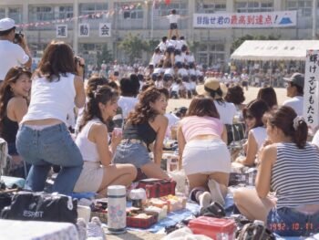 【画像】運動会でママさんがパンチラ