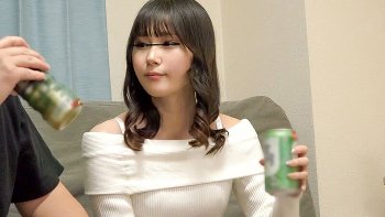 【水乃なのは】ヤリ部屋に連れ込んだ潮吹女が騎乗位で腰を振って来る