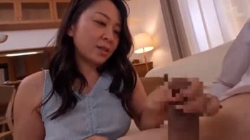【佐久間楓･永峰椿】《エロ動画×人妻･近親相姦》息子心配性母の優しさ剥皮マッサージ特訓で心地よすぎて暴走連続射精シチュ