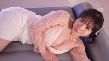 【恋川こもも】《エロ動画×お姉さん･ソープ嬢》最高のマシュマロ美白ボディを持つKカップグラドルが初めてのソープ嬢として男たちを悶絶させる濃厚密着ご奉仕