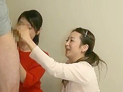 【熟女】【エッチな企画】若きデカチンに秒で発情する欲求不満な美熟女”ママ友”が淫乱ビッチに凄テクフェラ＆濃厚手コキで羞恥な射精見学♡