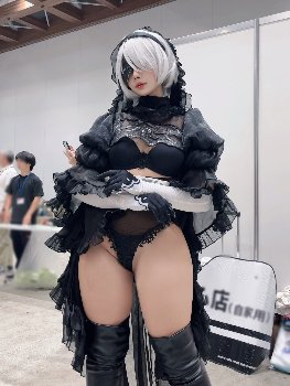 【画像】2Bコスプレイヤーさん、食い込みすぎてエロいｗｗｗｗｗｗｗ