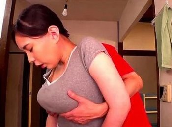 「ぁ、だ…だめよ♡」自分の母親が近所の仲の良いお兄ちゃんにネトラレている現場を発見して…