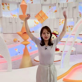 【画像】井上清華アナ　ニットで羽ばたいて胸がくっきり！！【GIF動画あり】