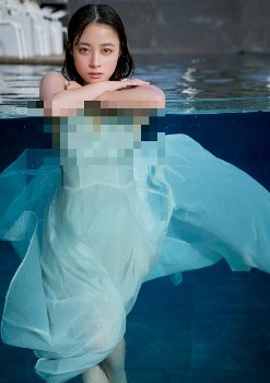 【画像】橋本環奈さんのガラスに押し付けて潰れたおっぱいｗｗｗｗｗｗ