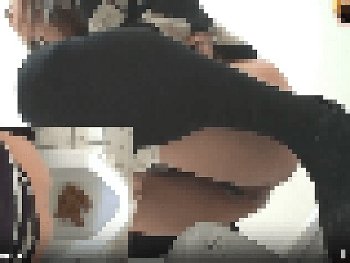 【大量排便シーン】天使の肛門が盛り上がる瞬間がコチラ（和式トイレ映像）