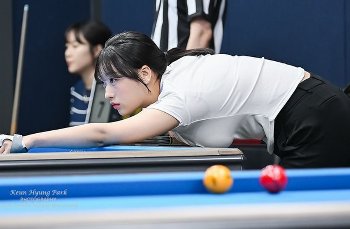 【画像】このおっ ぱいでビリヤードはダメでしょｗｗｗｗｗｗｗｗｗｗ