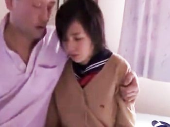 義理の娘を繰り返しレイプする父親が危険日に大量種付けして孕ませる
