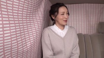 「素人妻」レス十年なのに性欲が消えない結婚十七年目のセレブ人妻を都内でナンパしホテルでパイパンマンコに濃厚な生中出し
