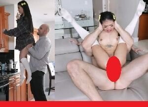 【海外ロリ】 軽くて小さい東洋の神秘的女子。すっげぇ体位で犯される！